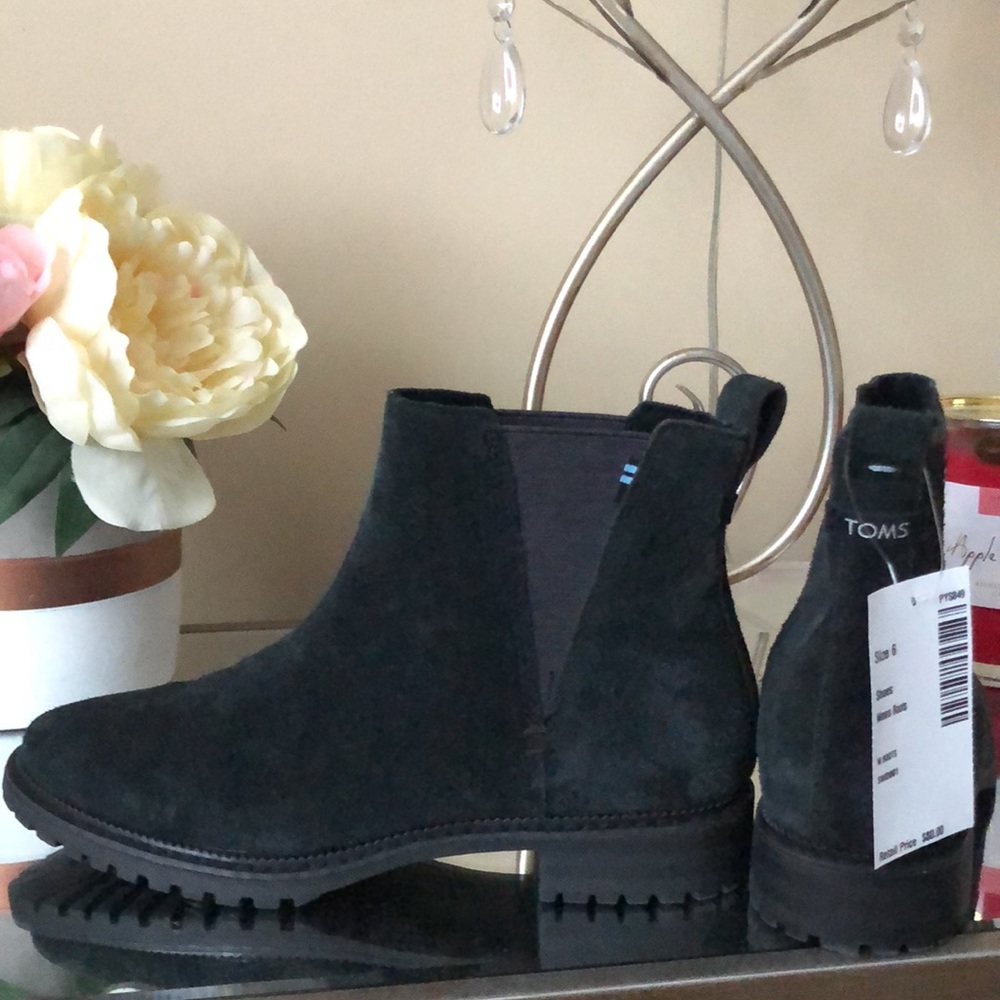 NWT Toms | Black Suede Cleo Water Resistant Chelsea Ankle Neutral Heel Boots - Picture 6 of 9